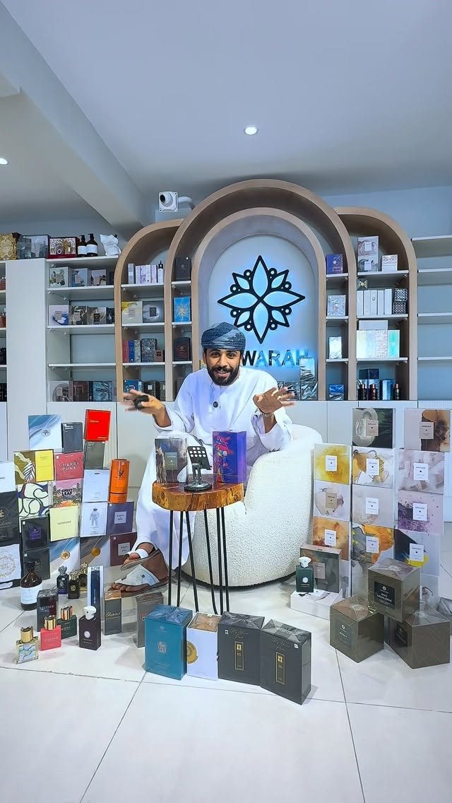 داخل محل زوارة للعطور في الخوض